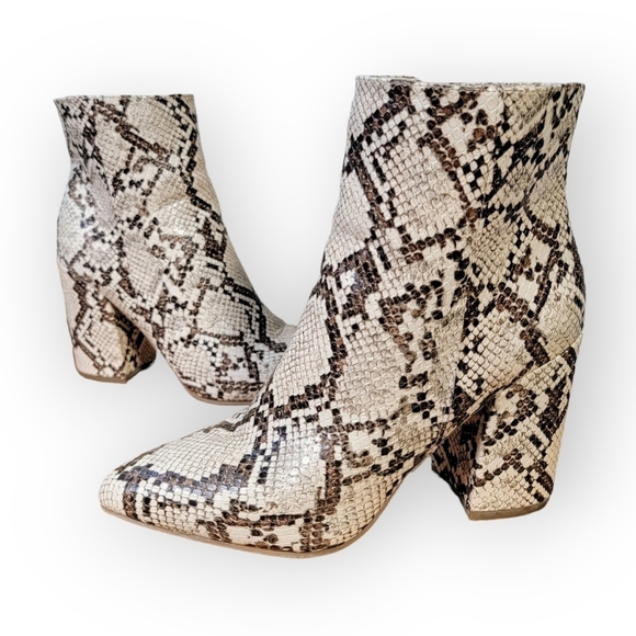 Sugar Evvie Snakeskin Print Boots Size 7 - Picture 14 of 14
